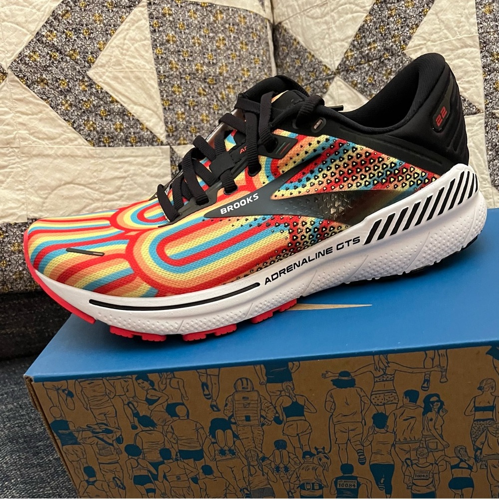 NIB Brooks Adrenaline GTS 22, Sz 9